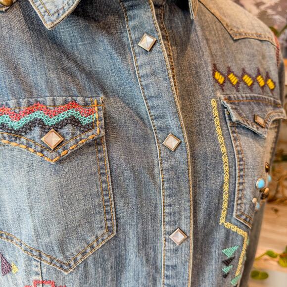 Double D Ranch, Embroidered Denim Shirt Jacket Snap Buttons, Studs, Beads-Large - Picture 11 of 14
